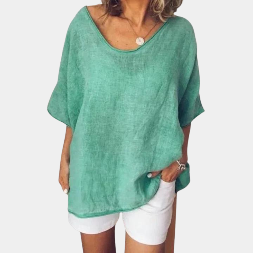 Comfortable and oversized T-shirt for women