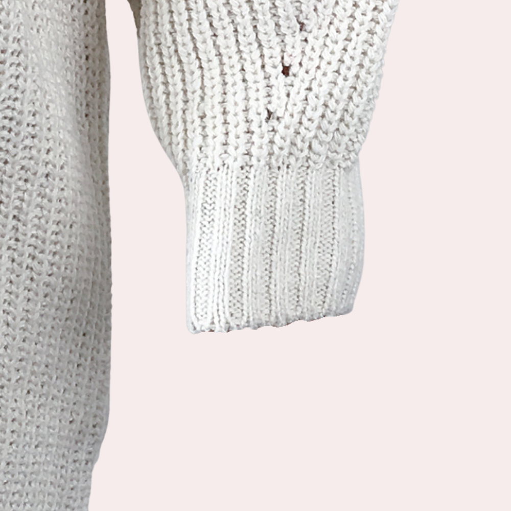 Knitted oversized sweater for women