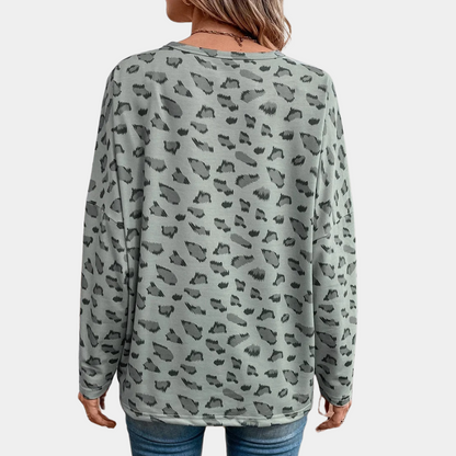 Comfortable casual sweater for women